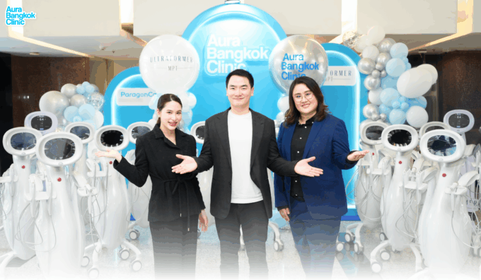 คุณบรีม พรกมล เพชรดาษดา Chief Marketing Officer – คุณเฟม เจตบดินทร์ ประคุณศึกษาพันธ์ Chief Executive Officer – คุณอุมาภรณ์ เมธเมาลี Aesthetics Business Unit Director